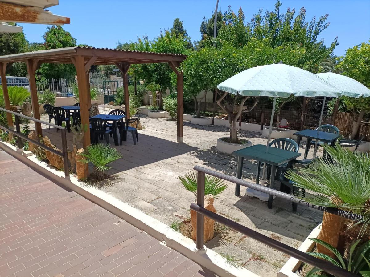 Mony'S Island B&B Alghero Exteriör bild